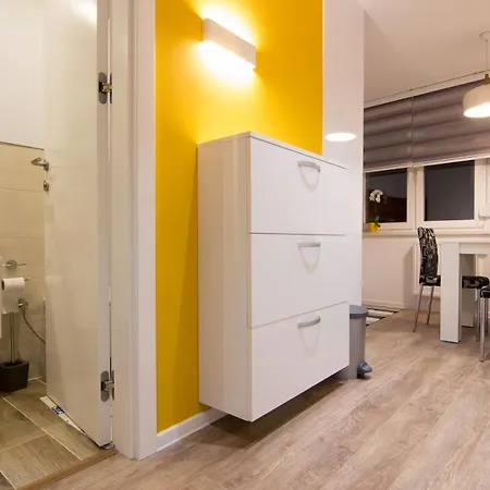 63 Apartment *